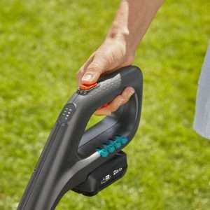 Coupe-bordures ComfortCut 23/18V P4A avec batterie Coupe Bordure Coupe-bordures ComfortCut 23/18V P4A avec batterie - ABMAROC | Vente de matériel de bricolage, jardinage, électroportatif en ligne - maroc Bricolage Coupe-bordures ComfortCut 23/18V P4A avec batterie