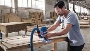 Défonceuse GOF 130 – 06016B70K2 Affleureuses et défonceuses BOSCH Défonceuse GOF 130 – 06016B70K2 - ABMAROC | Vente de matériel de bricolage, jardinage, électroportatif en ligne - maroc Bricolage Défonceuse GOF 130 - 06016B70K2