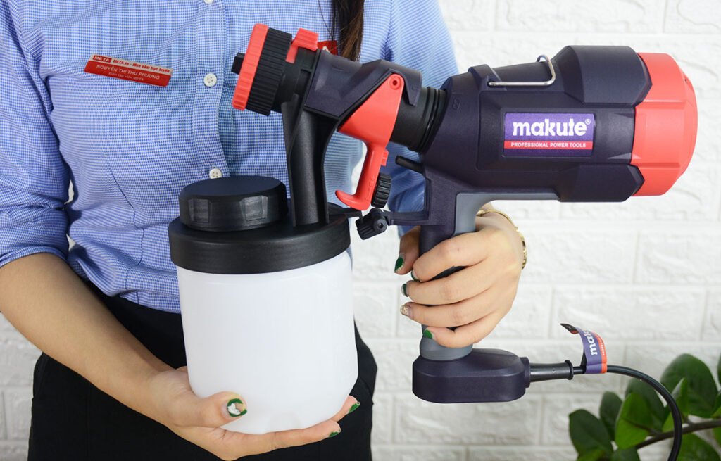 Pistolet à peinture 400W Moins de -999 dh Pistolet à peinture 400W - ABMAROC | Vente de matériel de bricolage, jardinage, électroportatif en ligne - Bricolage maroc